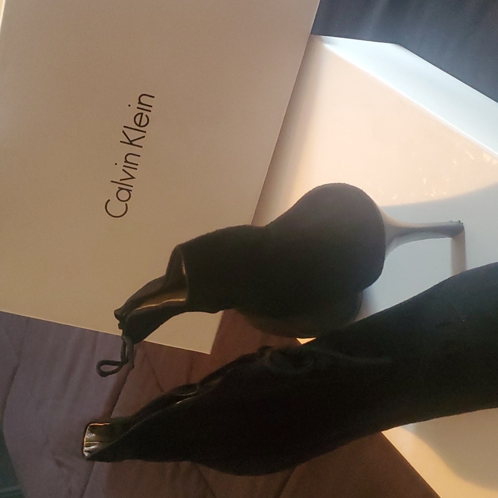 Shoe - Picture 4 of 7